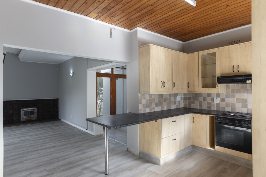 To Let 4 Bedroom Property for Rent in Lochnerhof Western Cape